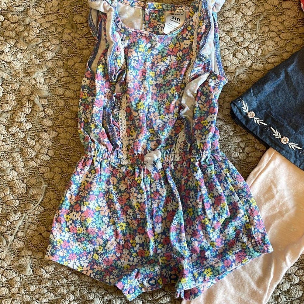 Baby‎ Girl Bundle 3 months. Carters/Emma’s Garden. - Picture 3 of 10